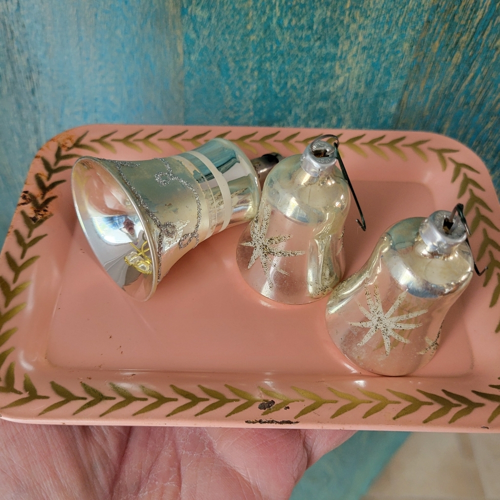 Vintage Pink Trinket ~ Tip Trays & Linen Napkins ~ Mid-Century Era ~ Shabby Chic - Picture 10 of 16